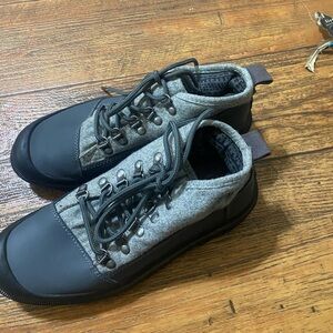 TOM Gray & Black Casual Lace-Up low boots